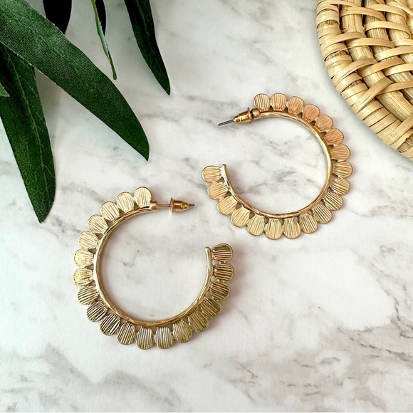 Jewelry - 2/$30🌵 Gold Flower Petal Hoop Earrings Thick Bohemian Scalloped Edge Jewelry NEW